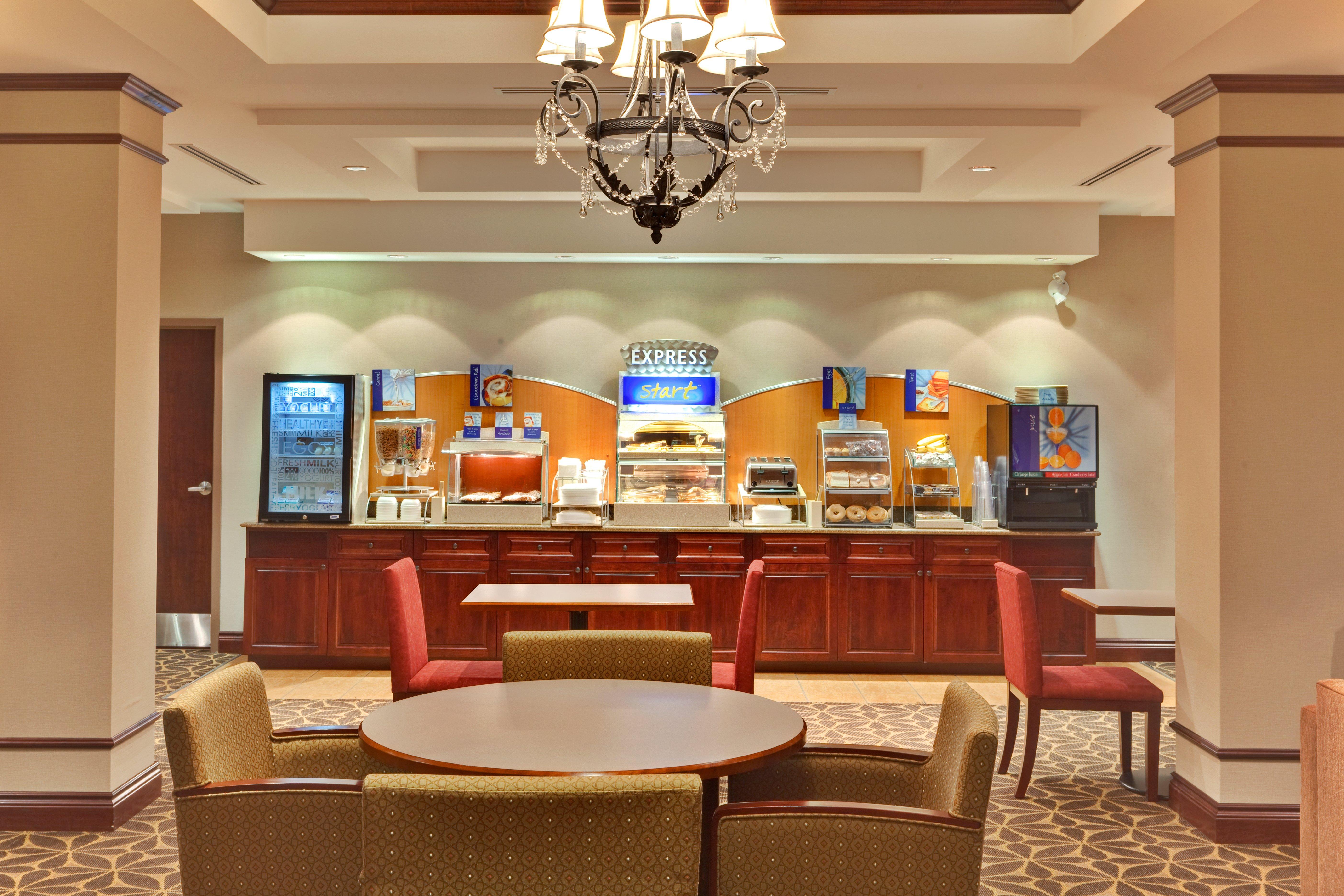 Holiday Inn Express Hotel & Suites Brockville By Ihg Exterior foto